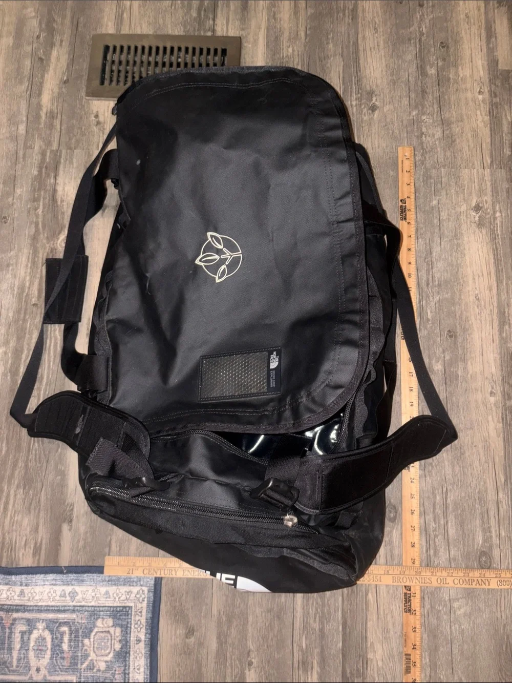 The North Face Large Base Camp Duffle -95L like new
